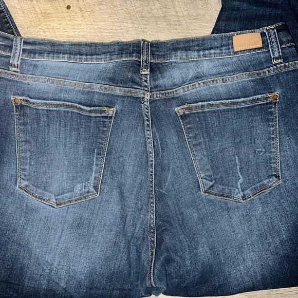 Judy Blue Skinny Jeans - Picture 4 of 4